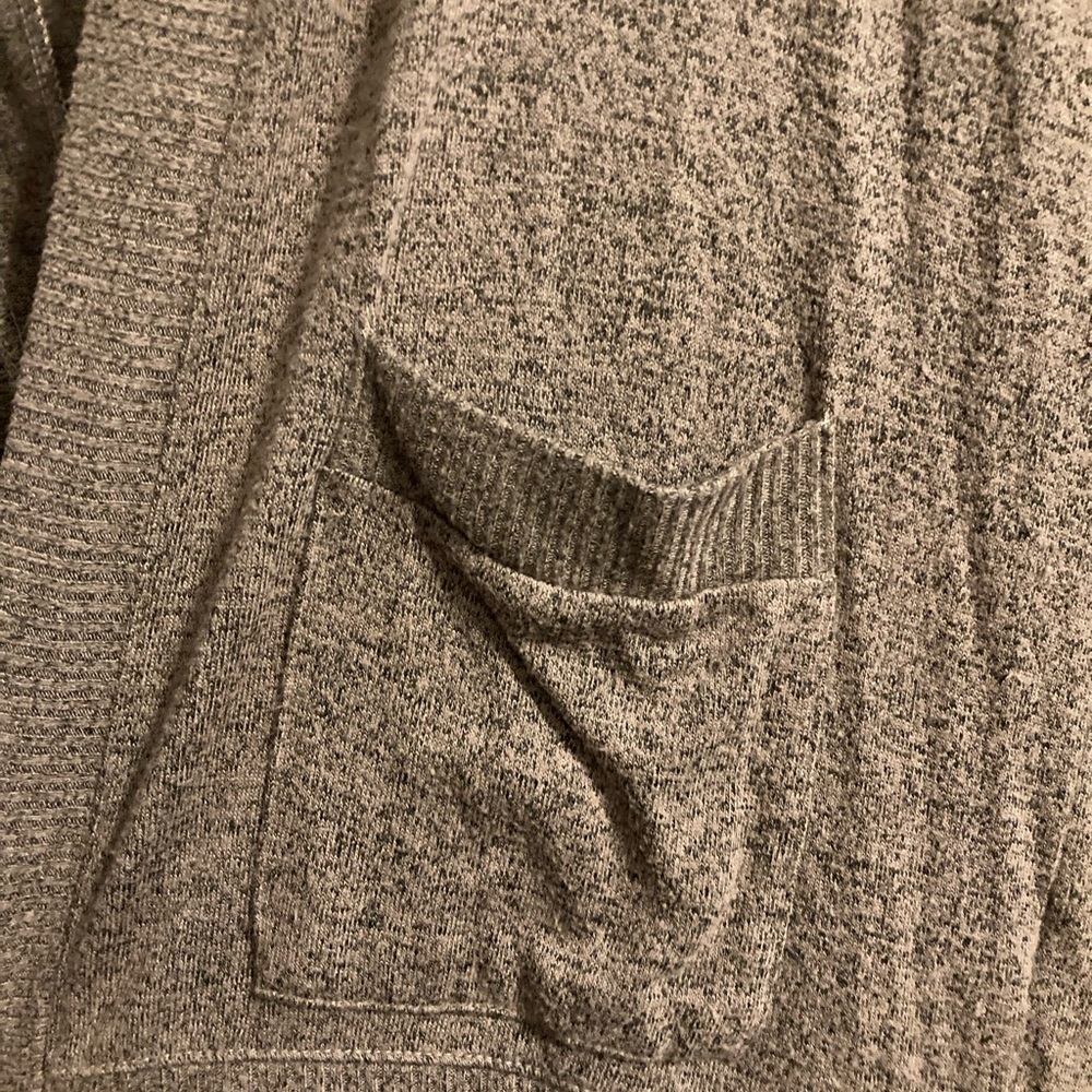 AE Cardigan - Picture 3 of 6